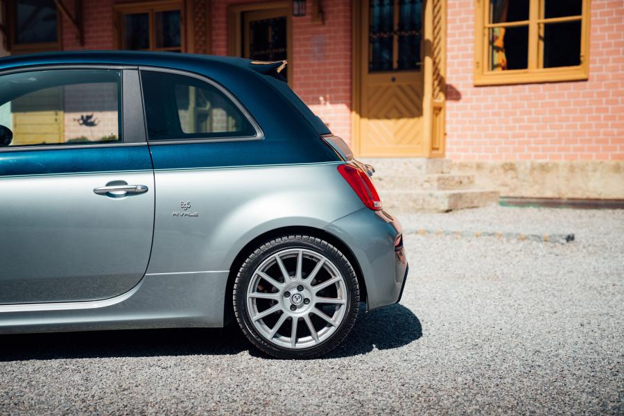 Детали экстерьера Abarth 695C Rivale (312) 2017 года  (WW) (фото 5 из 13)